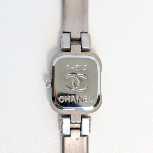 CHANEL silver tone ladies quartz wrist watch - Picture 4 of 9